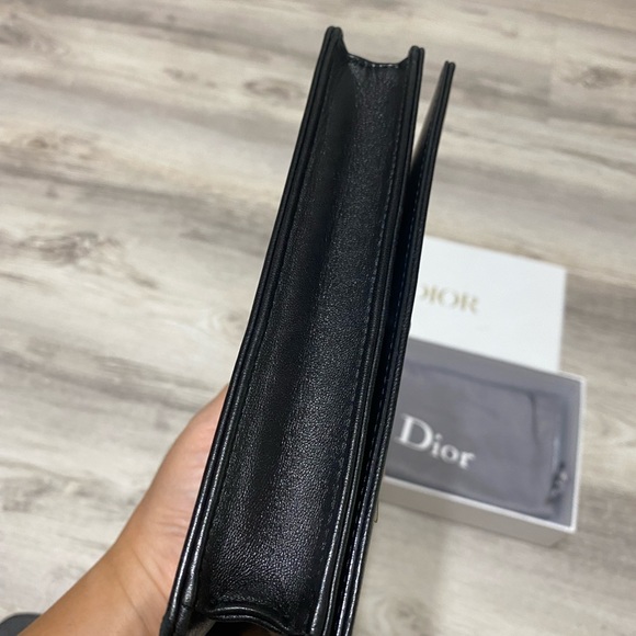 Used - Picture 4 of 12